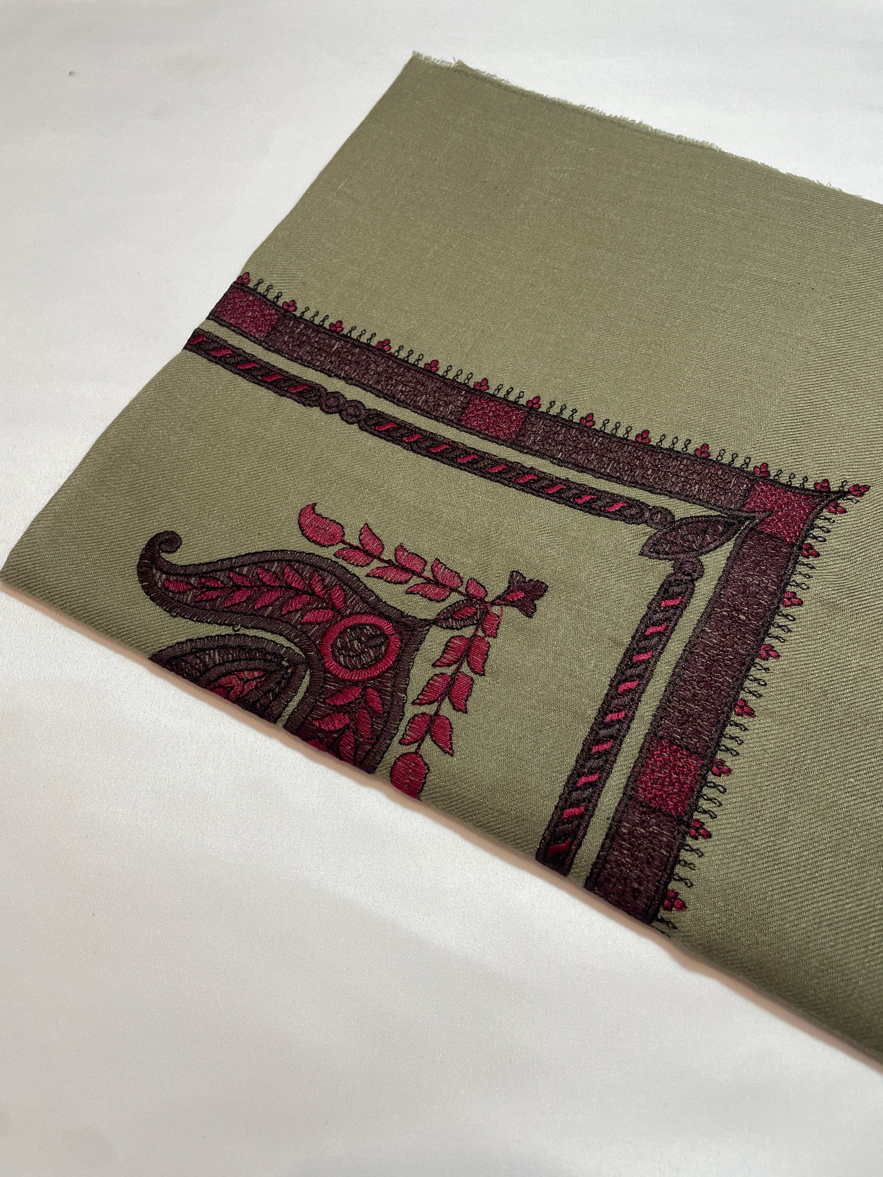 Al-Malbiyah: Khaki