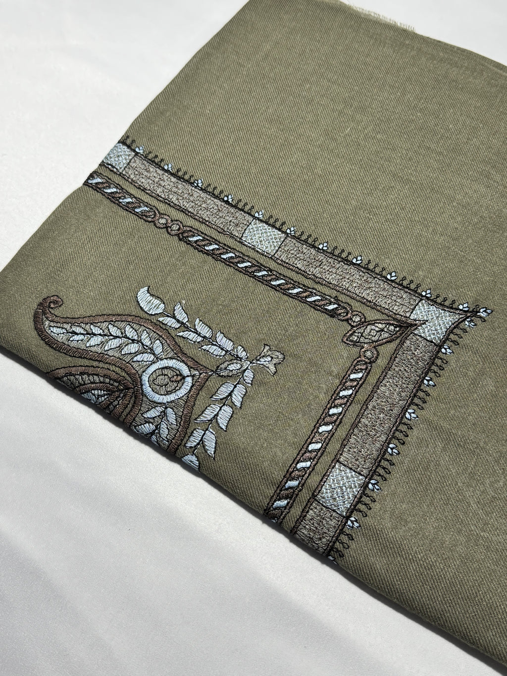 Al-Malbiyah: Khaki